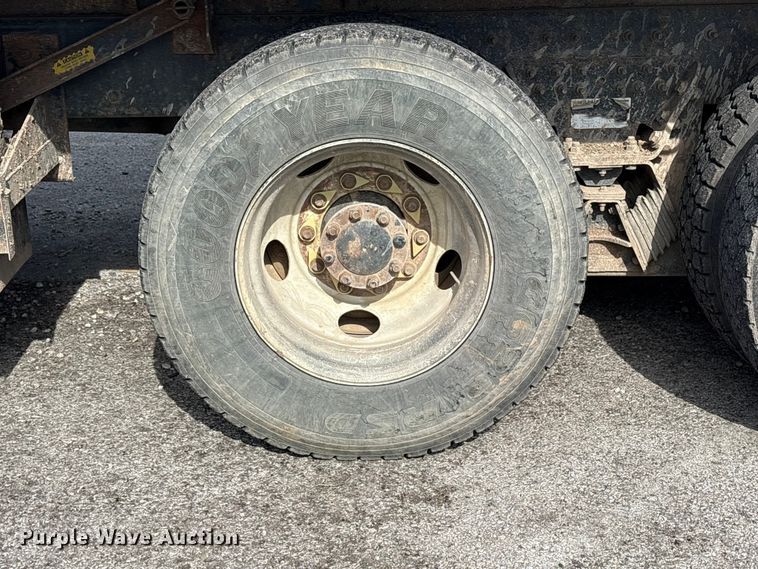 image for item FB8624 2011 International SF625 dump truck