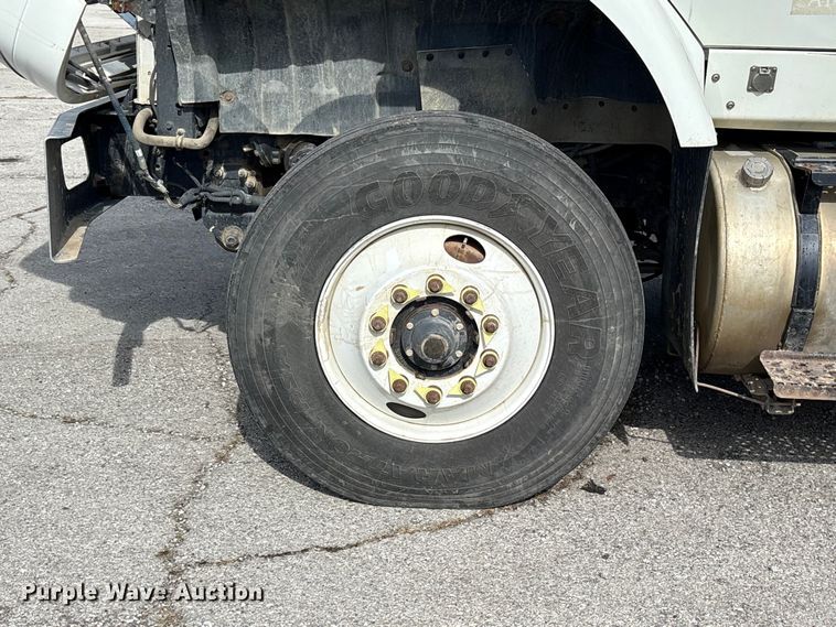 image for item FB8624 2011 International SF625 dump truck