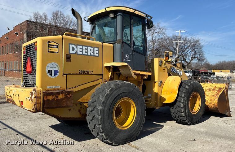 image for item FB8625 2002 John Deere 624H wheel loader