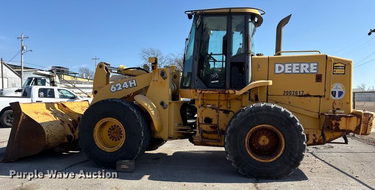 image for item FB8625 2002 John Deere 624H wheel loader
