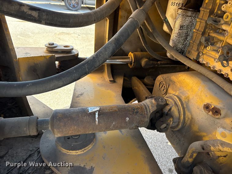 image for item FB8625 2002 John Deere 624H wheel loader