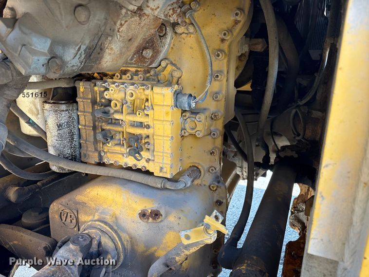 image for item FB8625 2002 John Deere 624H wheel loader