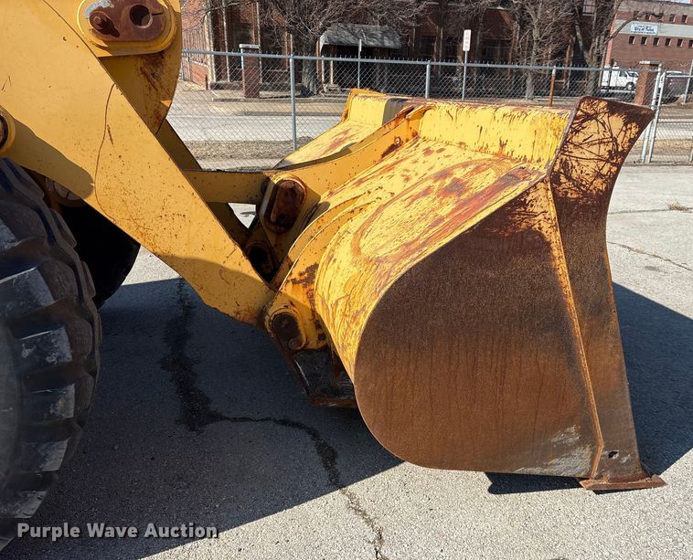 image for item FB8625 2002 John Deere 624H wheel loader