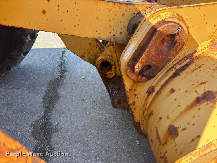 image for item FB8625 2002 John Deere 624H wheel loader