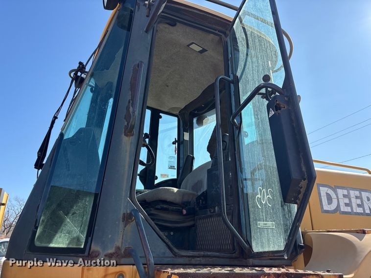 image for item FB8625 2002 John Deere 624H wheel loader