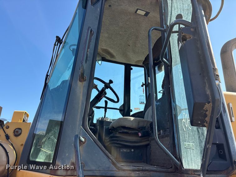 image for item FB8625 2002 John Deere 624H wheel loader