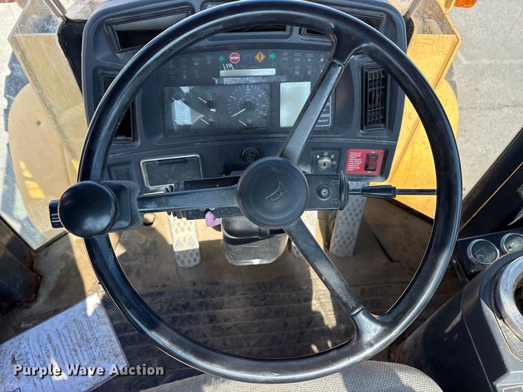 image for item FB8625 2002 John Deere 624H wheel loader