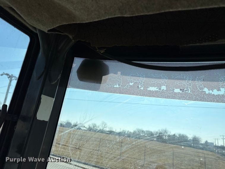 image for item FB8625 2002 John Deere 624H wheel loader