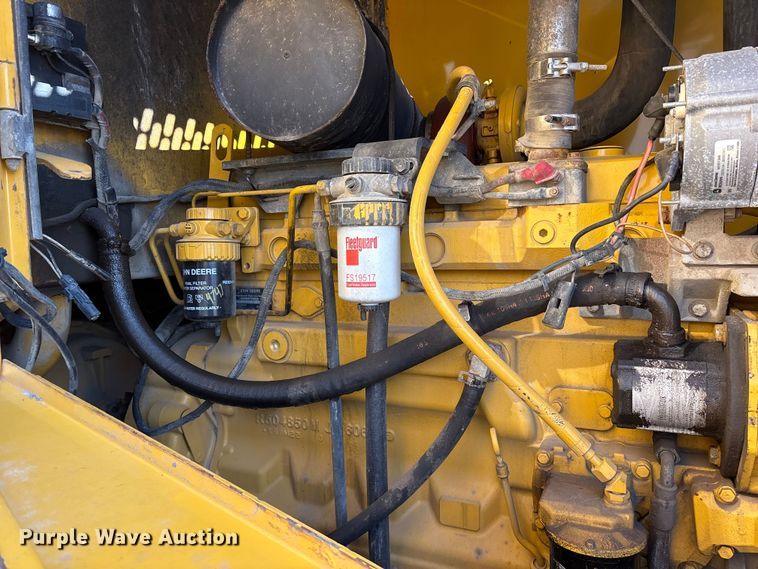 image for item FB8625 2002 John Deere 624H wheel loader