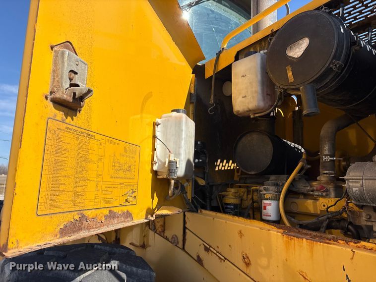 image for item FB8625 2002 John Deere 624H wheel loader