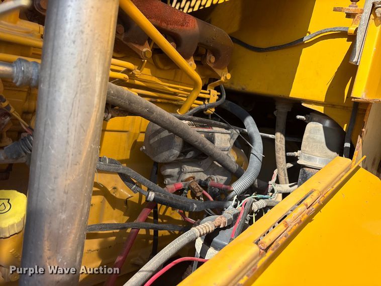 image for item FB8625 2002 John Deere 624H wheel loader