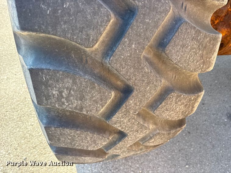 image for item FB8625 2002 John Deere 624H wheel loader