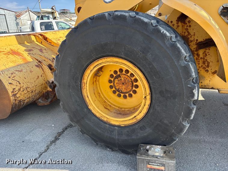 image for item FB8625 2002 John Deere 624H wheel loader