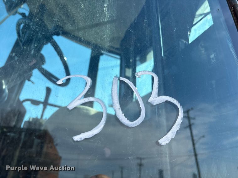 image for item FB8625 2002 John Deere 624H wheel loader