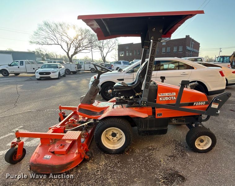 image for item FB8627 2005 Kubota F2560 lawn mower