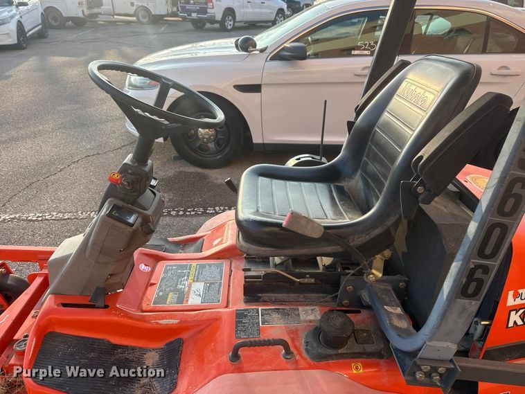 image for item FB8627 2005 Kubota F2560 lawn mower