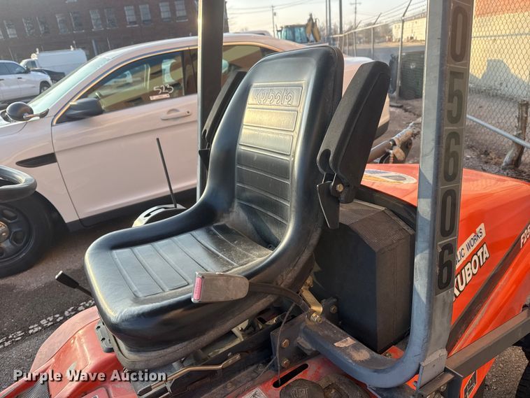 image for item FB8627 2005 Kubota F2560 lawn mower