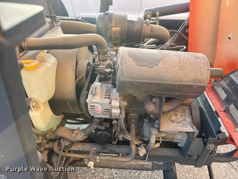 image for item FB8627 2005 Kubota F2560 lawn mower