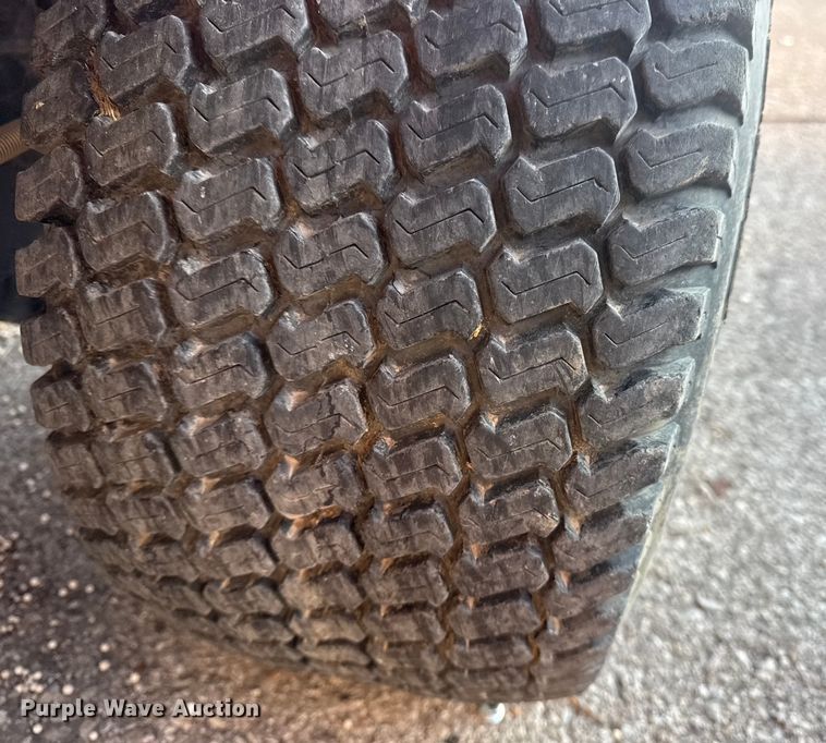 image for item FB8627 2005 Kubota F2560 lawn mower