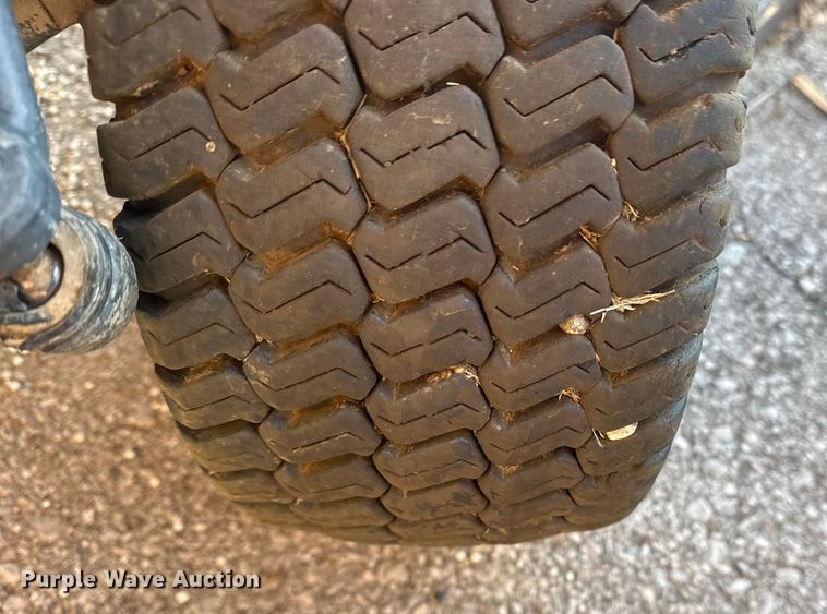 image for item FB8627 2005 Kubota F2560 lawn mower