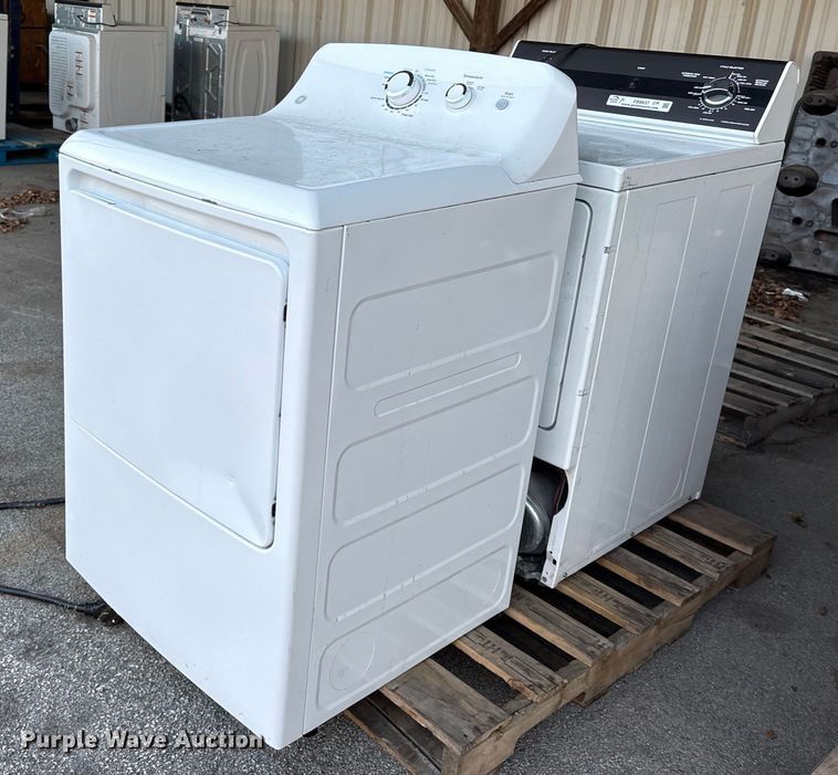 image for item FB8637 Washers and dryers