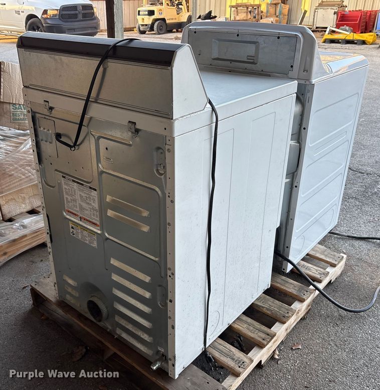 image for item FB8637 Washers and dryers