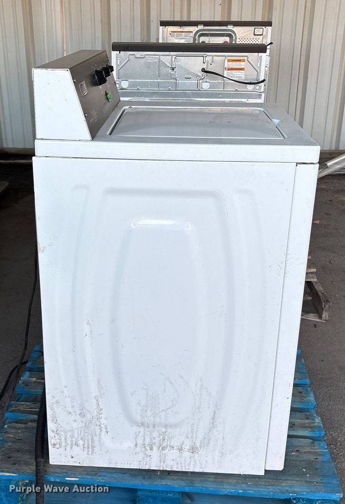 image for item FB8637 Washers and dryers
