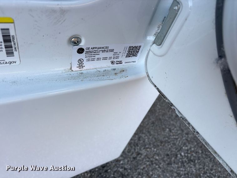 image for item FB8637 Washers and dryers