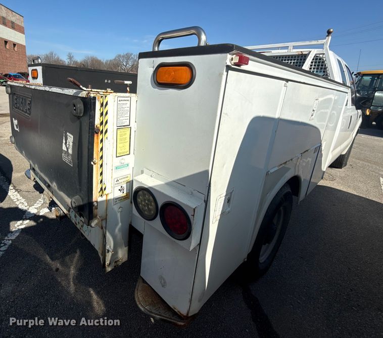 image for item FB8639 2001 Ford F250 Super Duty Ext. Cab utility bed pickup truck