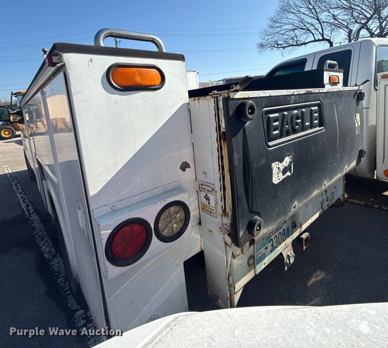 image for item FB8639 2001 Ford F250 Super Duty Ext. Cab utility bed pickup truck