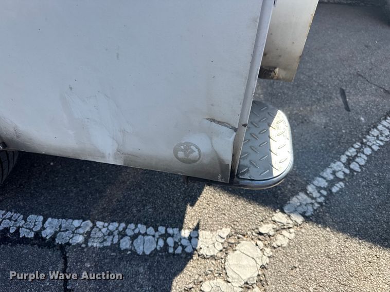 image for item FB8639 2001 Ford F250 Super Duty Ext. Cab utility bed pickup truck