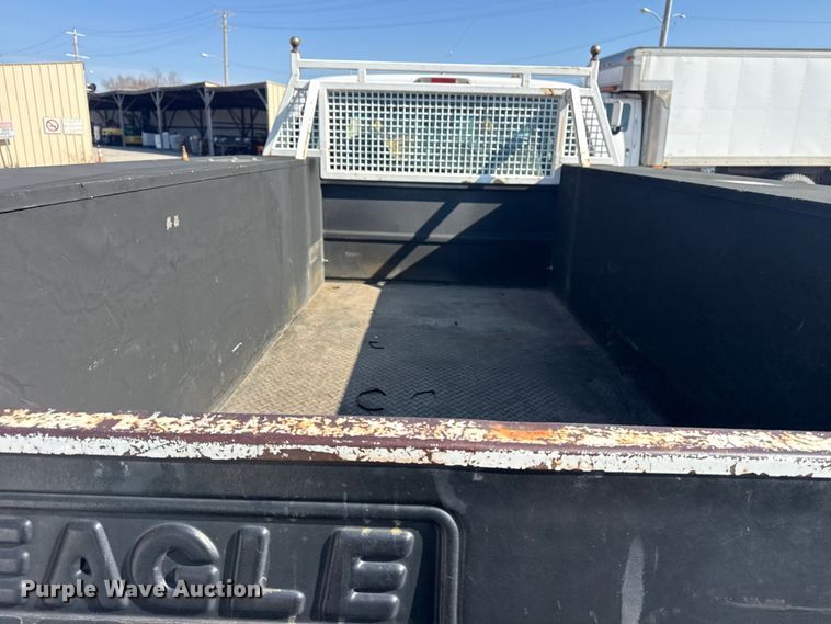 image for item FB8639 2001 Ford F250 Super Duty Ext. Cab utility bed pickup truck