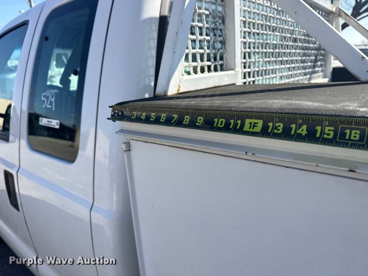 image for item FB8639 2001 Ford F250 Super Duty Ext. Cab utility bed pickup truck