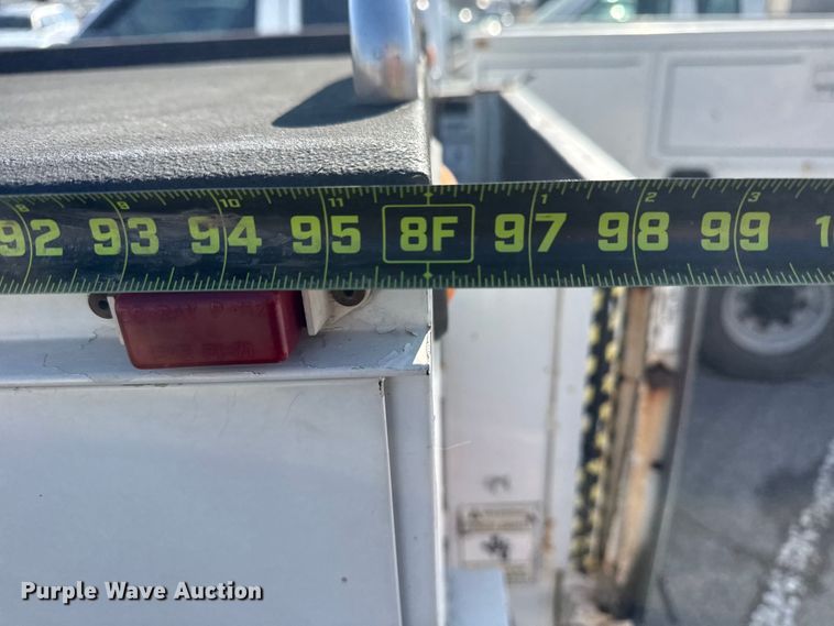 image for item FB8639 2001 Ford F250 Super Duty Ext. Cab utility bed pickup truck