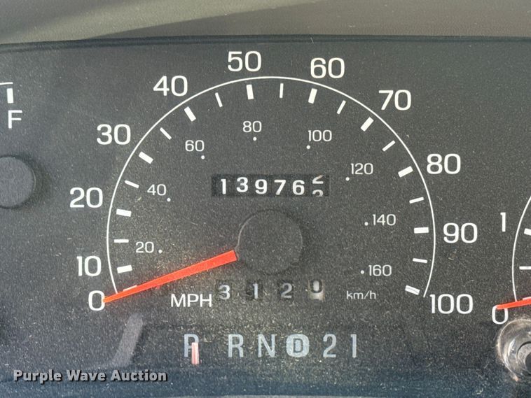 image for item FB8639 2001 Ford F250 Super Duty Ext. Cab utility bed pickup truck