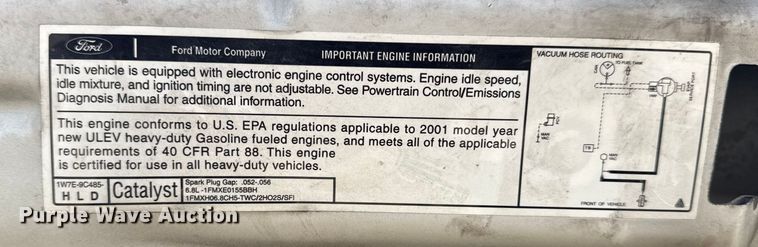 image for item FB8639 2001 Ford F250 Super Duty Ext. Cab utility bed pickup truck