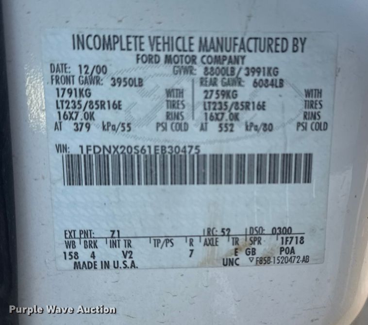 image for item FB8639 2001 Ford F250 Super Duty Ext. Cab utility bed pickup truck