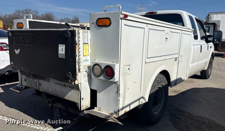 image for item FB8641 2001 Ford F250 Super Duty Ext. Cab utility bed pickup truck