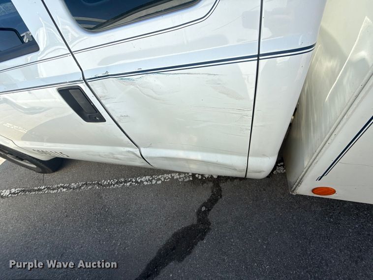 image for item FB8641 2001 Ford F250 Super Duty Ext. Cab utility bed pickup truck