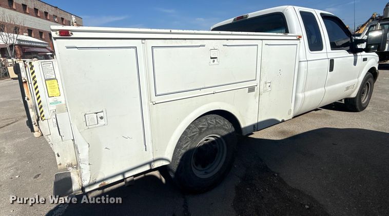 image for item FB8641 2001 Ford F250 Super Duty Ext. Cab utility bed pickup truck