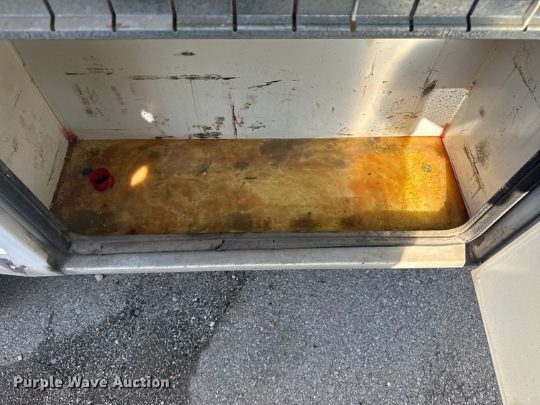 image for item FB8641 2001 Ford F250 Super Duty Ext. Cab utility bed pickup truck