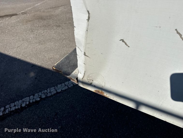 image for item FB8641 2001 Ford F250 Super Duty Ext. Cab utility bed pickup truck