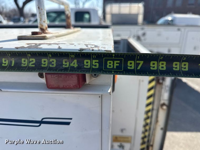 image for item FB8641 2001 Ford F250 Super Duty Ext. Cab utility bed pickup truck