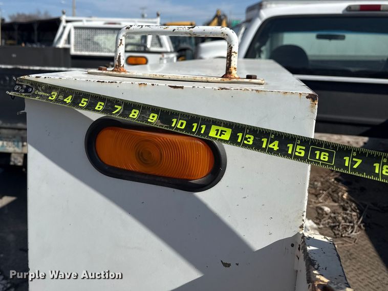 image for item FB8641 2001 Ford F250 Super Duty Ext. Cab utility bed pickup truck