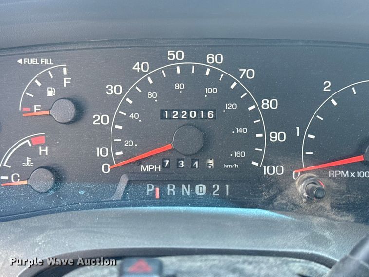 image for item FB8641 2001 Ford F250 Super Duty Ext. Cab utility bed pickup truck