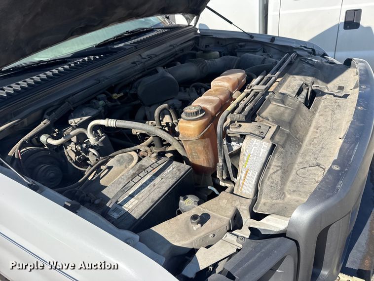 image for item FB8641 2001 Ford F250 Super Duty Ext. Cab utility bed pickup truck