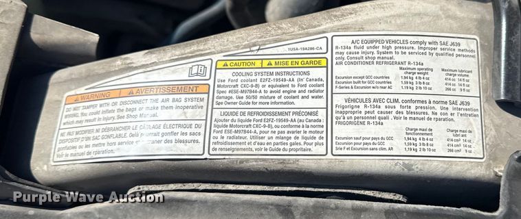 image for item FB8641 2001 Ford F250 Super Duty Ext. Cab utility bed pickup truck