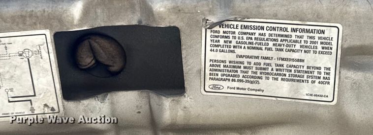 image for item FB8641 2001 Ford F250 Super Duty Ext. Cab utility bed pickup truck