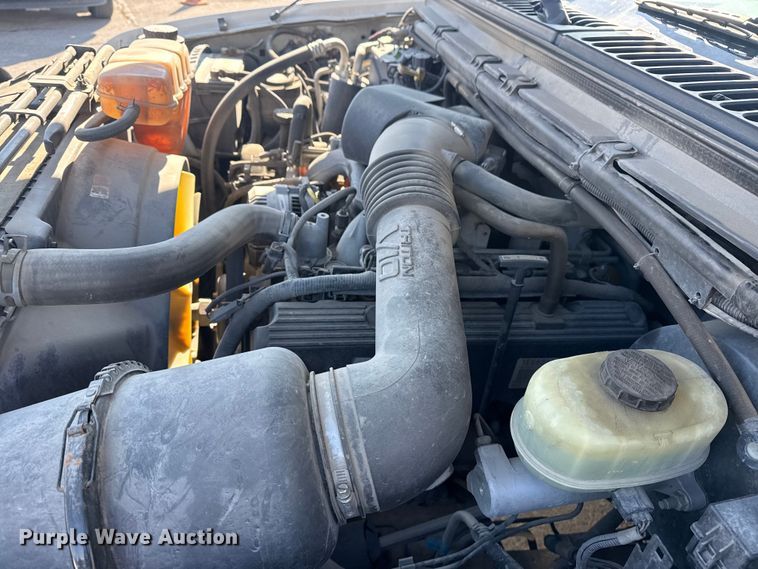 image for item FB8641 2001 Ford F250 Super Duty Ext. Cab utility bed pickup truck