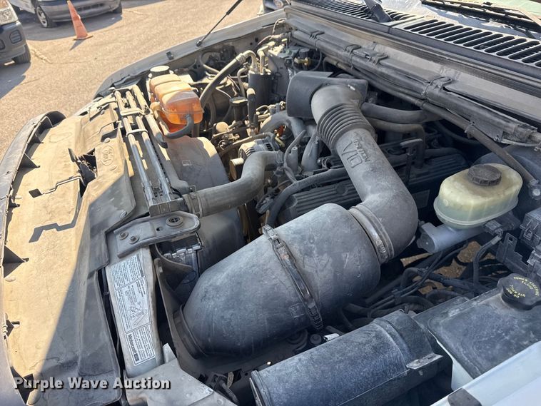 image for item FB8641 2001 Ford F250 Super Duty Ext. Cab utility bed pickup truck